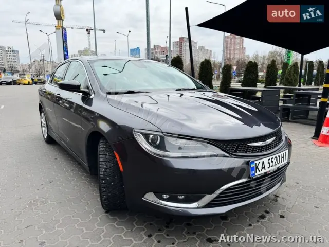 2014 Chrysler 200 — photo 1 (autoria)