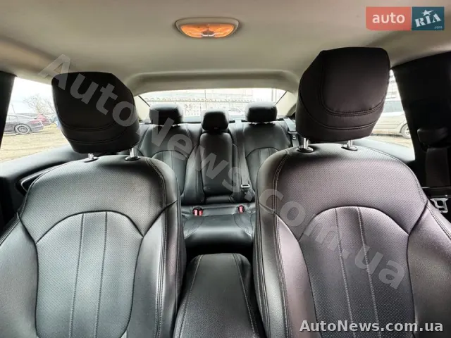 2014 Chrysler 200 — photo 12 (autoria)
