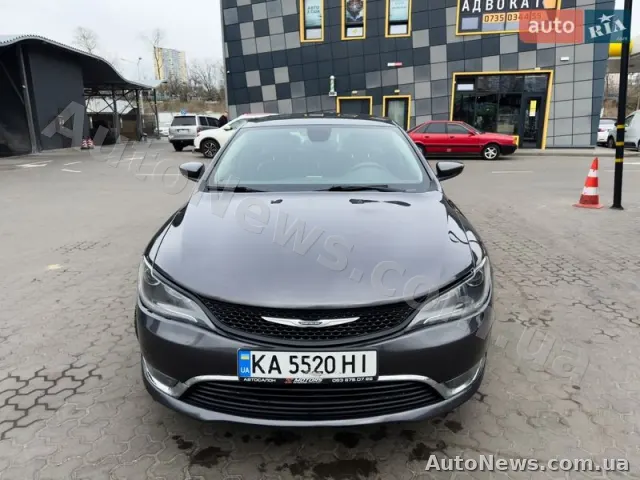 2014 Chrysler 200 — photo 2 (autoria)