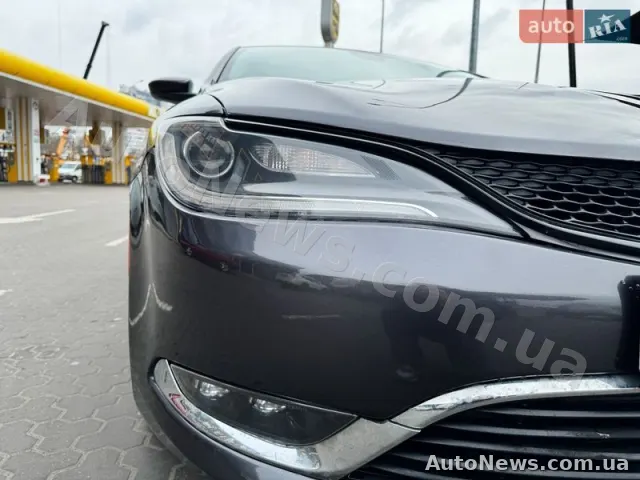 2014 Chrysler 200 — photo 6 (autoria)