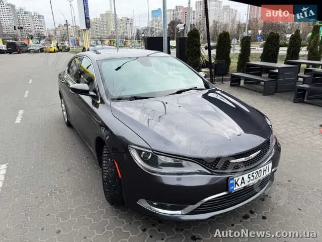 2014 Chrysler 200 — photo 7 (autoria)