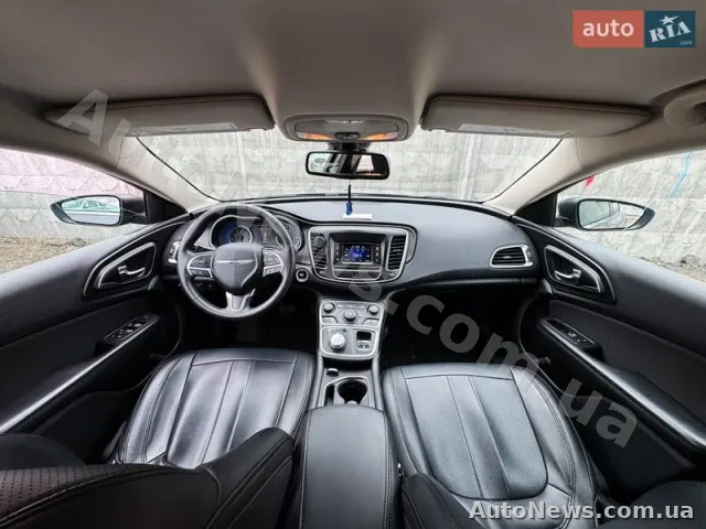2014 Chrysler 200 — photo 8 (autoria)