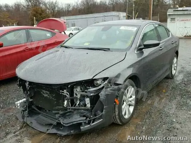 2015 Chrysler 200 — photo 2 (copart)