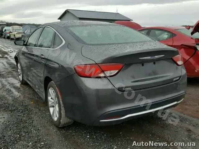 2015 Chrysler 200 — photo 3 (copart)