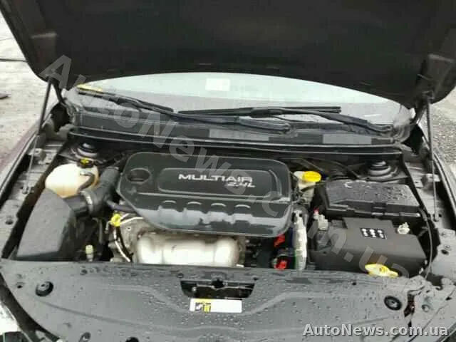 2015 Chrysler 200 — photo 7 (copart)
