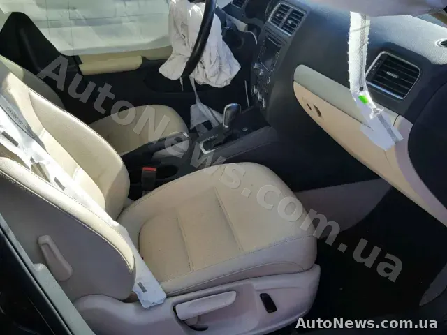 2013 Volkswagen Jetta, VIN 3VW637AJ4EM217375, nr rej. КА5466КС — zdjęcie 5 (copart)
