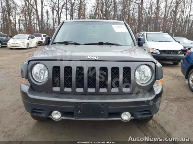 2017 Jeep Patriot — photo 12 (iaai)