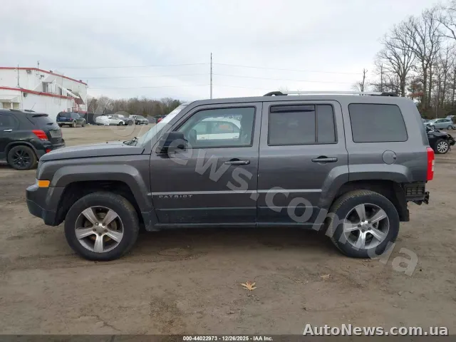 2017 Jeep Patriot — photo 14 (iaai)