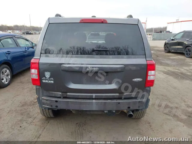 2017 Jeep Patriot — photo 16 (iaai)