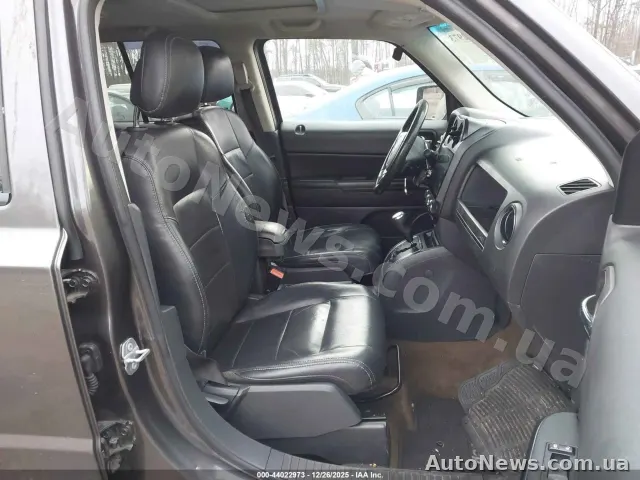 2017 Jeep Patriot — photo 5 (iaai)