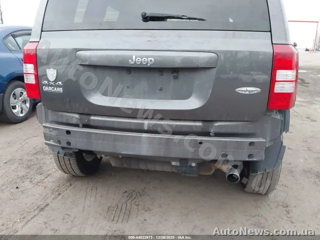2017 Jeep Patriot — photo 6 (iaai)