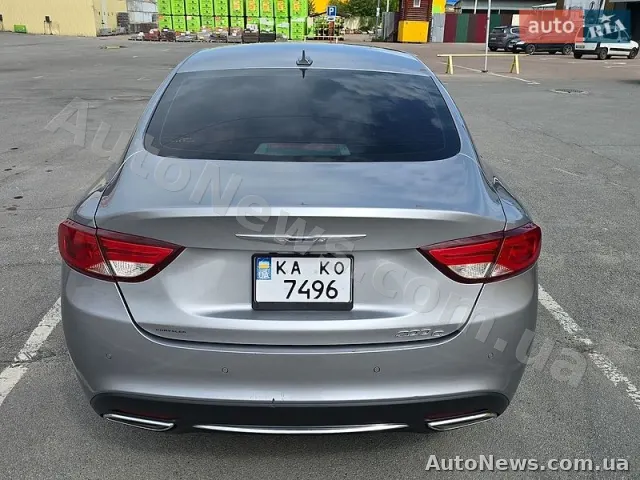 2014 Chrysler 200 — photo 10 (autoria)