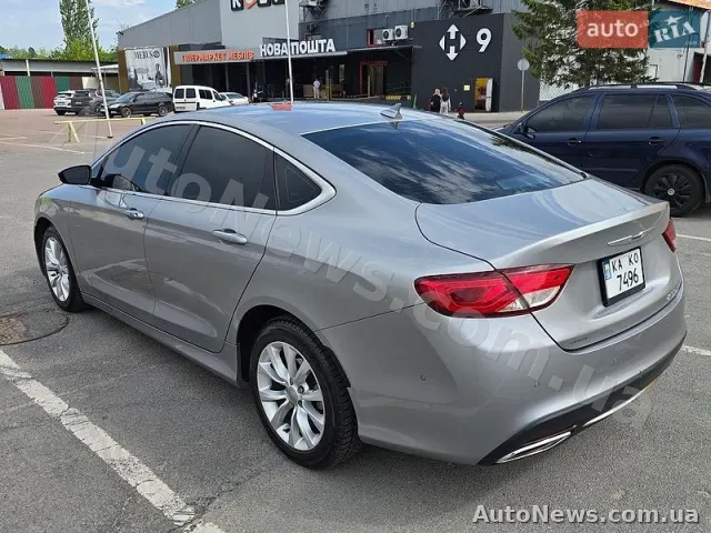 2014 Chrysler 200 — photo 12 (autoria)