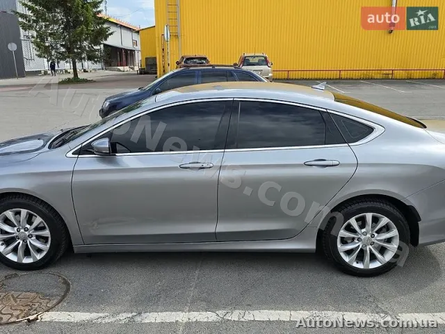 2014 Chrysler 200 — photo 14 (autoria)
