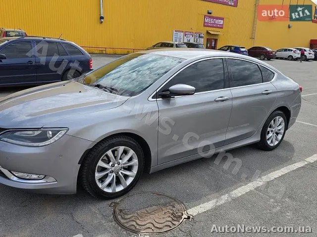 2014 Chrysler 200 — photo 15 (autoria)