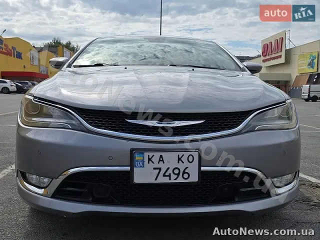 2014 Chrysler 200 — photo 2 (autoria)