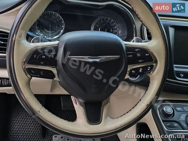 2014 Chrysler 200 — photo 28 (autoria)