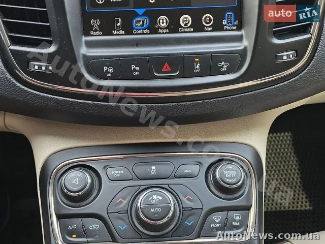 2014 Chrysler 200 — photo 29 (autoria)