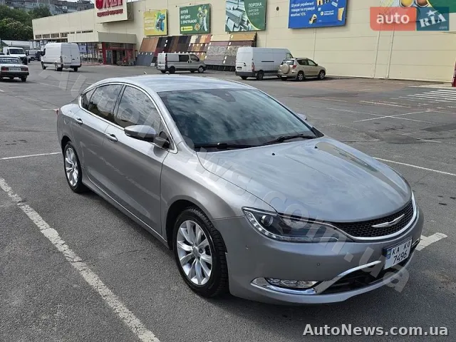 2014 Chrysler 200 — photo 4 (autoria)
