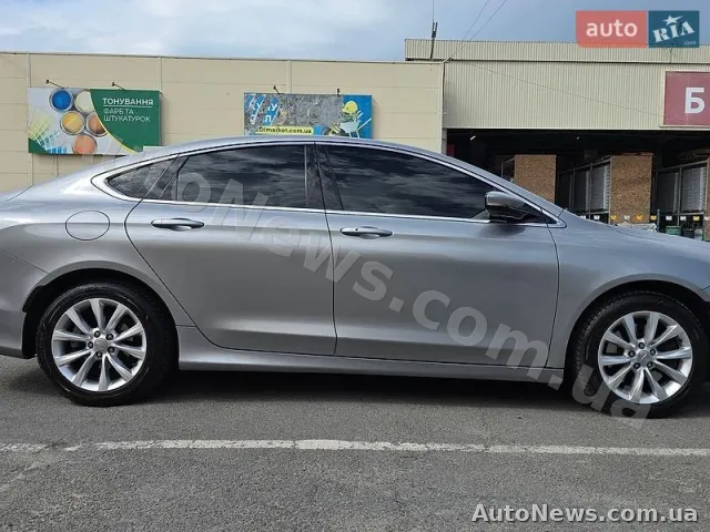 2014 Chrysler 200 — photo 5 (autoria)