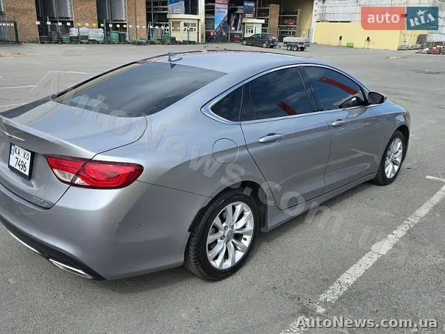 2014 Chrysler 200 — photo 8 (autoria)
