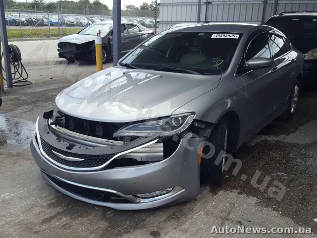 2015 Chrysler 200 — photo 2 (copart)