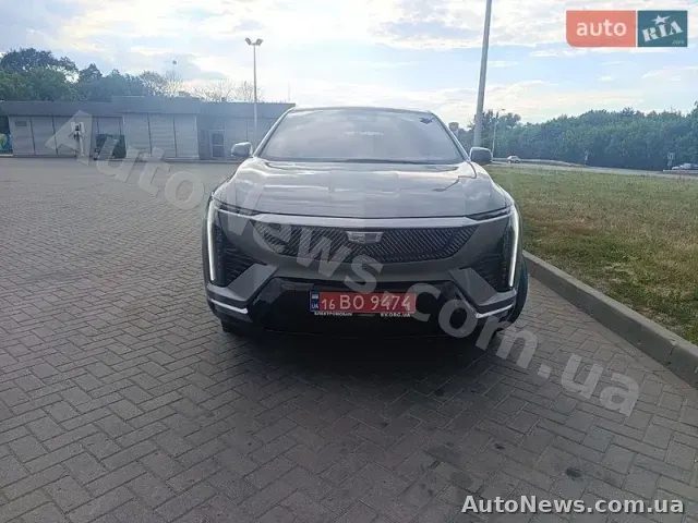 2025 Cadillac Optiq, VIN 3GYK3DMR2SS263371 — фото 1 (autoria)