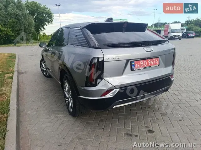 2025 Cadillac Optiq, VIN 3GYK3DMR2SS263371 — фото 3 (autoria)