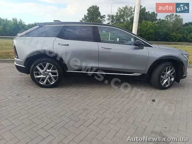 2025 Cadillac Optiq, VIN 3GYK3DMR2SS263371 — фото 5 (autoria)