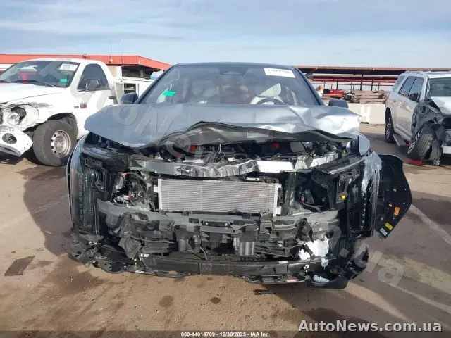 2025 Cadillac Optiq, VIN 3GYK3DMR2SS263371 — фото 13 (iaai)