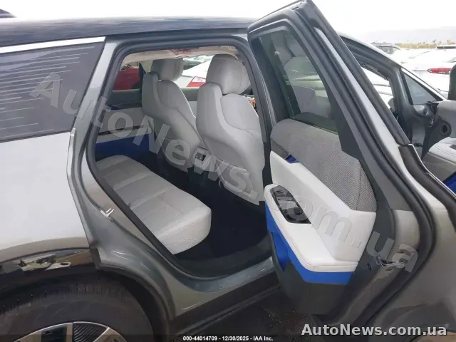 2025 Cadillac Optiq, VIN 3GYK3DMR2SS263371 — фото 8 (iaai)