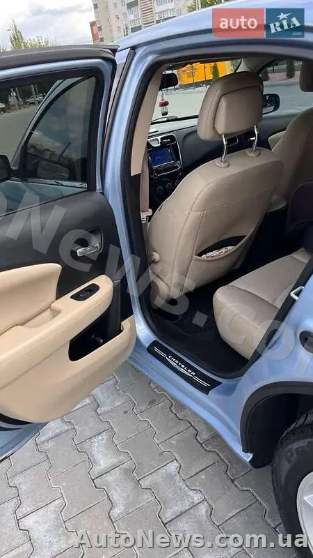2014 Chrysler 200 — photo 14 (autoria)