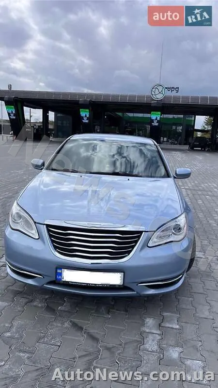 2014 Chrysler 200 — photo 2 (autoria)