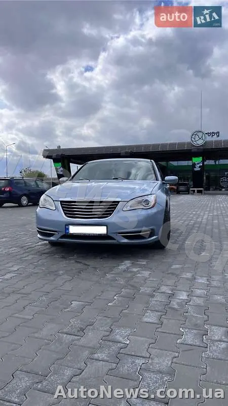 2014 Chrysler 200 — photo 5 (autoria)