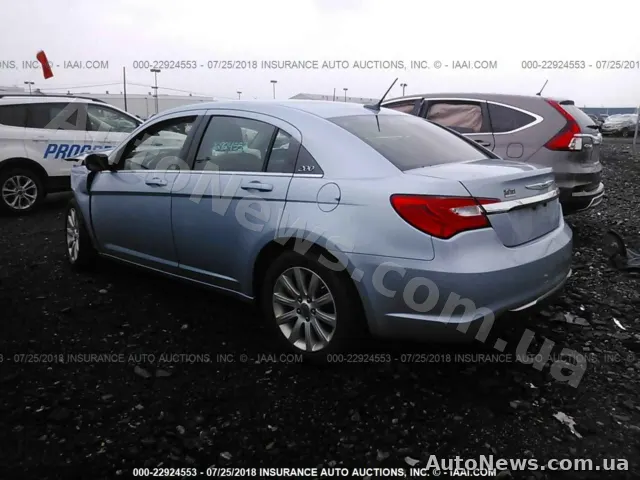 2014 Chrysler 200 — photo 3 (iaai)