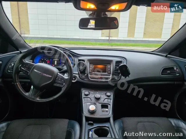 2015 Chrysler 200 — zdjęcie 13 (autoria)