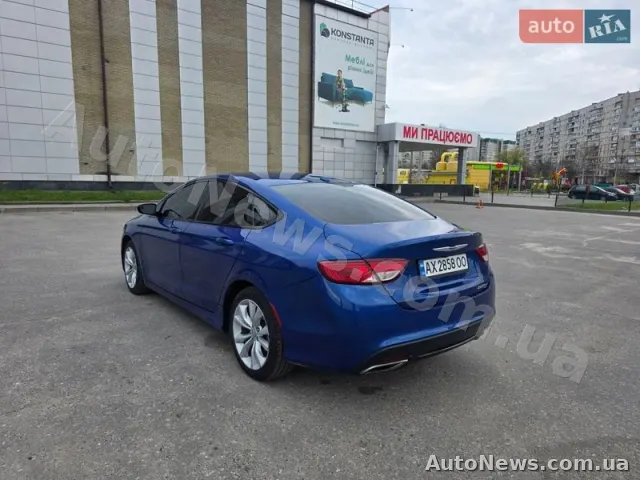 2015 Chrysler 200 — zdjęcie 18 (autoria)