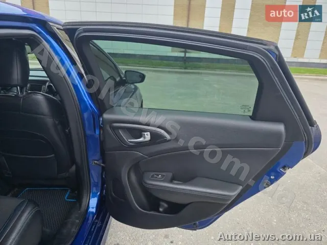 2015 Chrysler 200 — zdjęcie 9 (autoria)
