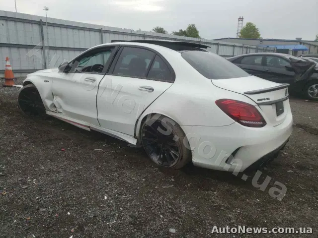 2019 Mercedes-Benz C-Class — zdjęcie 2 (copart)