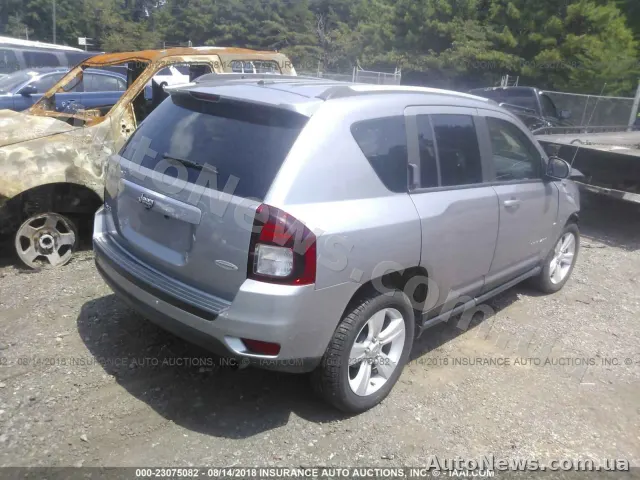 2016 Jeep Compass — zdjęcie 4 (iaai)