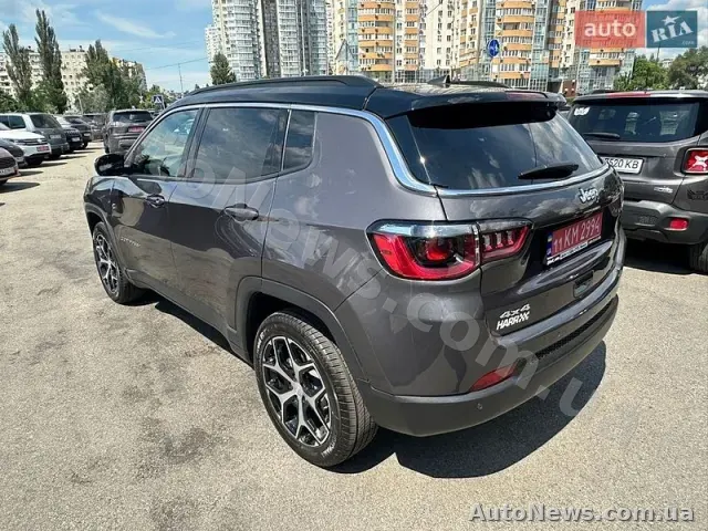 2024 Jeep Compass, VIN 3C4NJDCN3RT164831 — photo 9 (autoria)