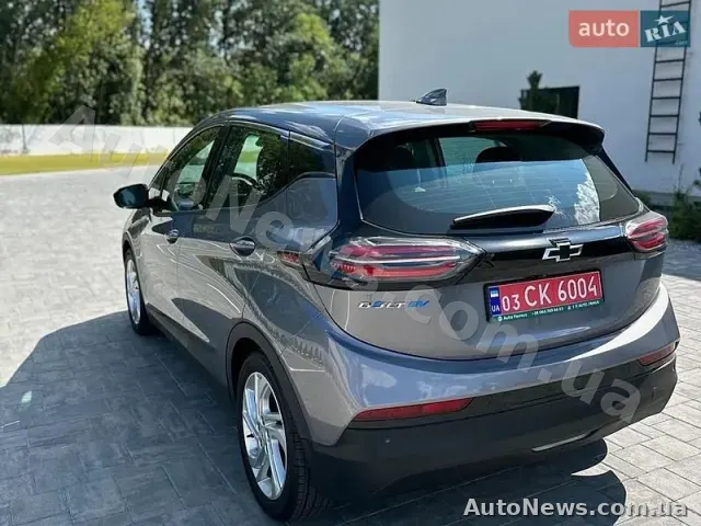 2023 Chevrolet Bolt, VIN 1G1FW6S06P4140431 — zdjęcie 4 (autoria)