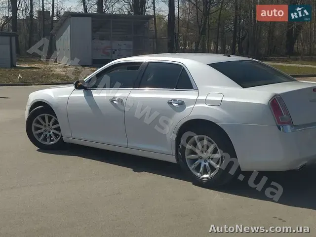 2013 Chrysler 300C, VIN 2C3CCAEG4EH193888, госномер СВ5173ЕЕ — фото 10 (autoria)