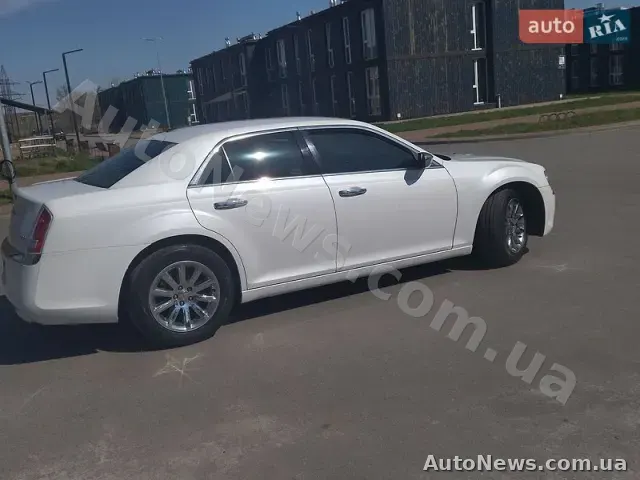 2013 Chrysler 300C, VIN 2C3CCAEG4EH193888, госномер СВ5173ЕЕ — фото 16 (autoria)