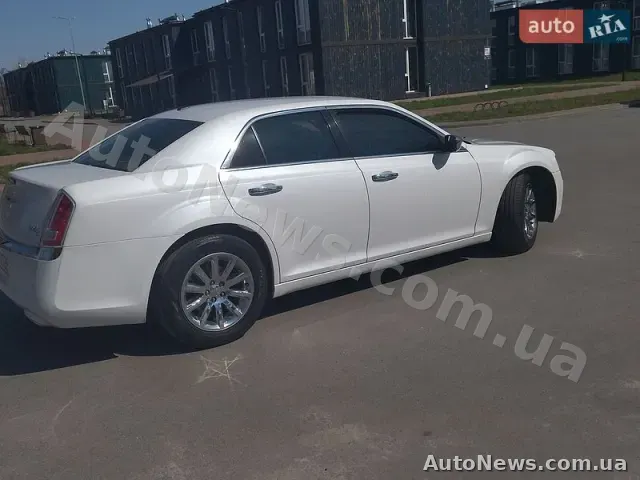 2013 Chrysler 300C, VIN 2C3CCAEG4EH193888, госномер СВ5173ЕЕ — фото 17 (autoria)