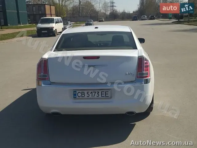2013 Chrysler 300C, VIN 2C3CCAEG4EH193888, госномер СВ5173ЕЕ — фото 18 (autoria)
