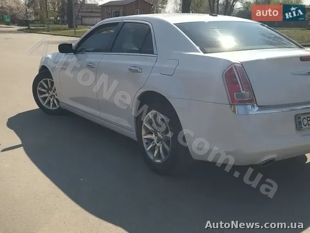2013 Chrysler 300C, VIN 2C3CCAEG4EH193888, госномер СВ5173ЕЕ — фото 19 (autoria)