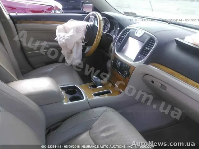 2013 Chrysler 300C, VIN 2C3CCAEG4EH193888, госномер СВ5173ЕЕ — фото 5 (iaai)
