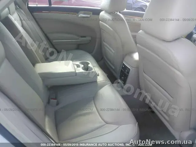 2013 Chrysler 300C, VIN 2C3CCAEG4EH193888, госномер СВ5173ЕЕ — фото 8 (iaai)