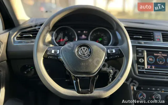 2017 Volkswagen Tiguan, VIN 3VV1B7AX7JM092033, госномер ВС8961ХА — фото 11 (autoria)